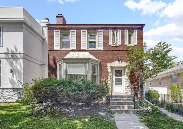 2nd image of 4940 Estes Ave, Skokie, IL 60077 | MLS# 12713046