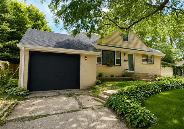 2nd image of 2707 Hampden Ct, Rockford, IL 61107 | MLS# 12713109