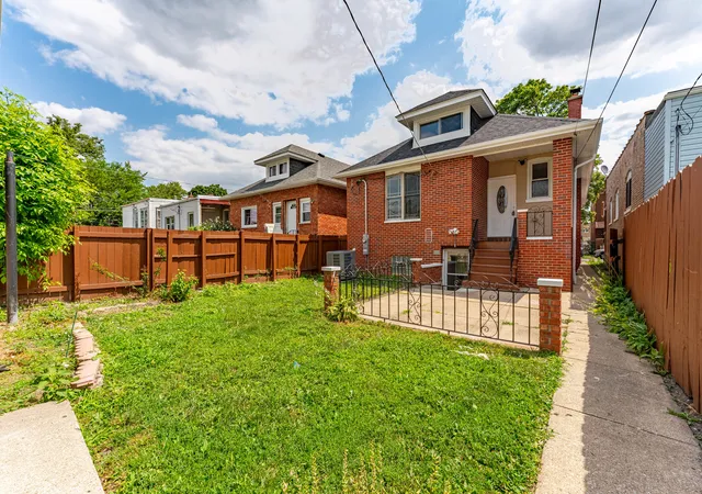 30th image of 2234 Gunderson Ave, Berwyn, IL 60402 | MLS# 12713194
