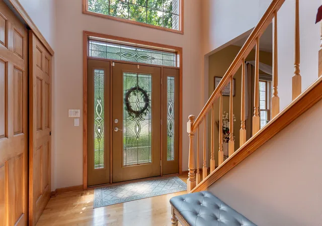 Photo 3 of Single family home for sale at 16922 Arbor Crk Dr, Plainfield, IL 60586 | MLS# 12713214 | Listing updated on 2026-09-01