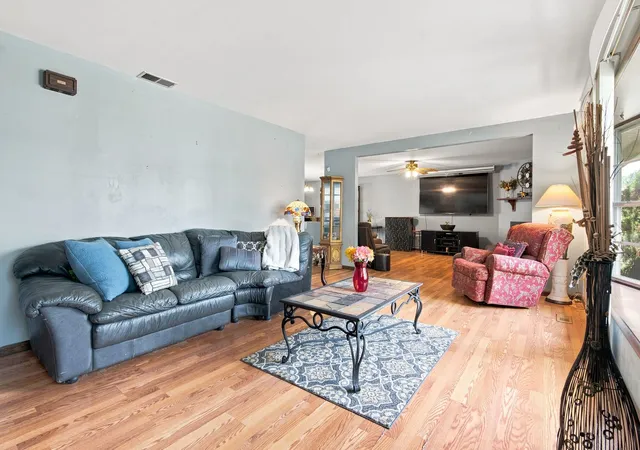 Photo 3 of Single family home for sale at 729 Surrey Dr, Streamwood, IL 60107 | MLS# 12713313 | Listing updated on 2026-09-01