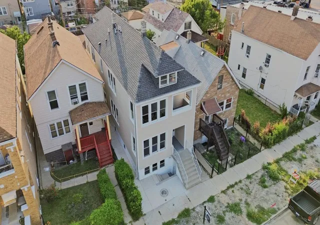 3rd image of 1220 S 48Th Ct, Cicero, IL 60804 | MLS# 12713318