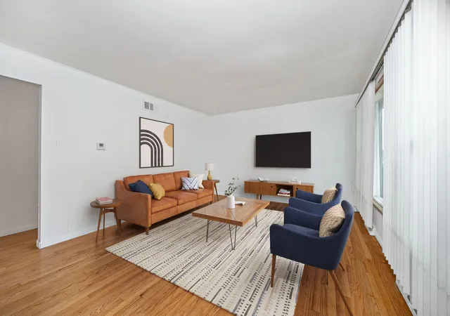 3rd image of 196 Craig Dr W, Chicago Heights, IL 60411 | MLS# 12713337