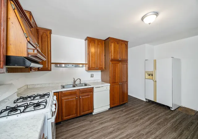 5th image of 196 Craig Dr W, Chicago Heights, IL 60411 | MLS# 12713337