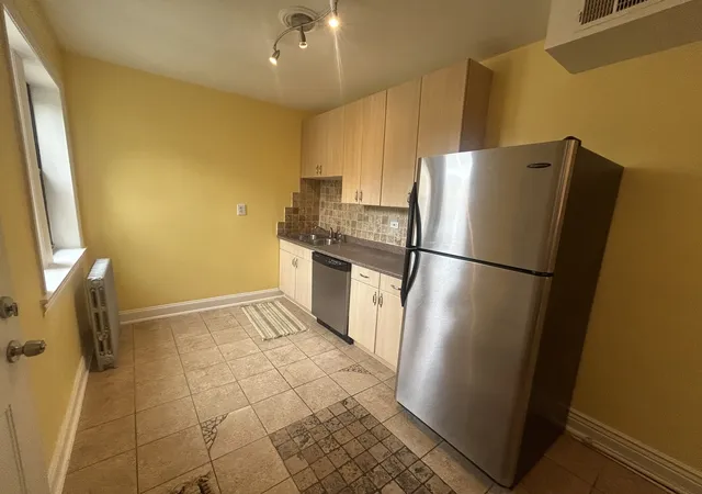 2nd image of 4434 W Gunnison Ave, Chicago, IL 60630