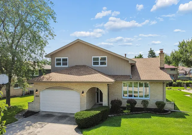 1st image of 12123 Lake View Dr, Orland Park, IL 60467 | MLS# 12713471