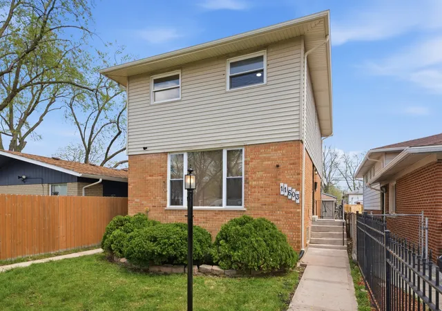 1st image of 11603 S Loomis St, Chicago, IL 60643 | MLS# 12713479