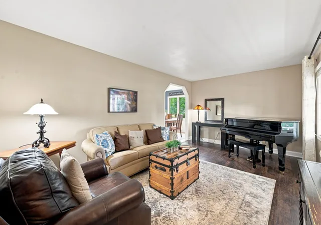 4th image of 5829 Winstar Ln, Racine, WI 53402 | MLS# 12713668