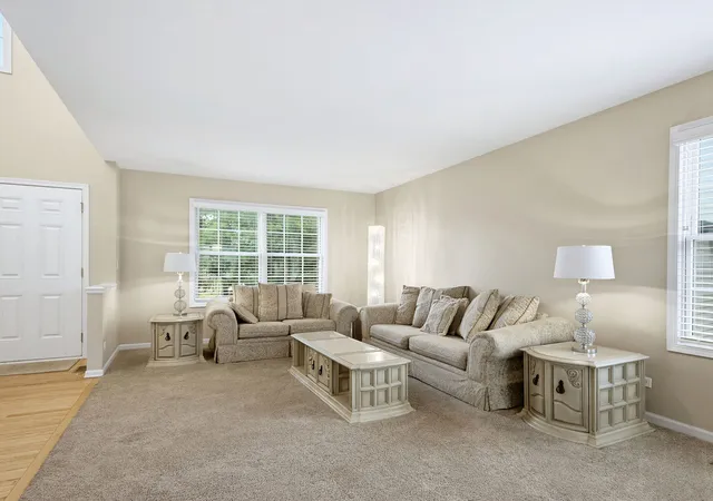 4th image of 520 Barton Creek Dr, Lake In The Hills, IL 60156 | MLS# 12713695