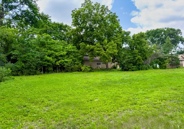 2nd image of 500 Ryan Ct, Westmont, IL 60559 | MLS# 12713717