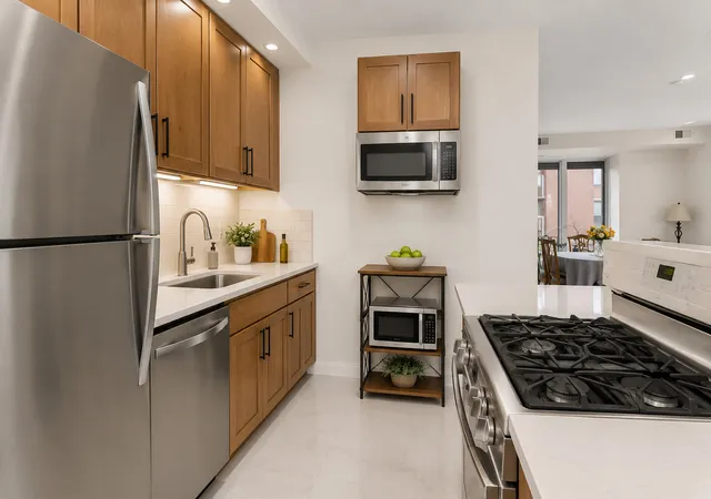 Photo 2 of Condo for sale at 515 Main St #401, Evanston, IL 60202 | MLS# 12713746 | Listing updated on 2026-08-17