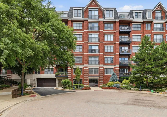 Photo 1 of Sale Pending at 255 E Liberty Dr #305-2, Wheaton, IL 60187 | MLS# 12713783 | Listing updated on 2026-08-20