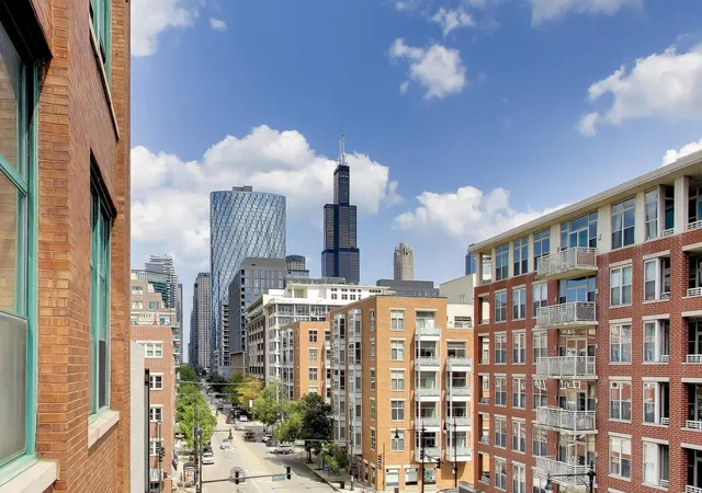 2nd image of 1016 W Madison St #4S, Chicago, IL 60607 | MLS# 12713794