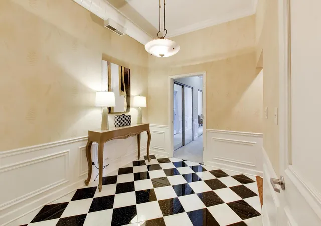 4th image of 1016 W Madison St, Chicago, IL 60607
