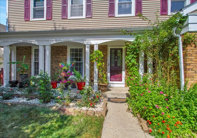 2nd image of 628 Primrose Ln, Schaumburg, IL 60194 | MLS# 12713835