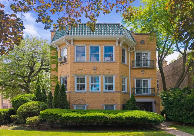 2nd image of 1016 Austin St, Evanston, IL 60202 | MLS# 12713885