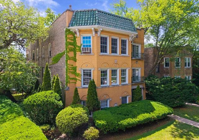 3rd image of 1016 Austin St, Evanston, IL 60202 | MLS# 12713885