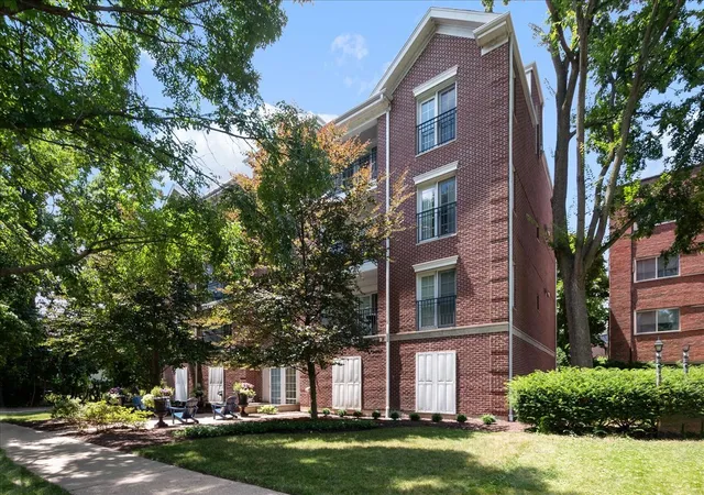 1st image of 2536 Mcdaniel Ave #402, Evanston, IL 60201 | MLS# 12713901