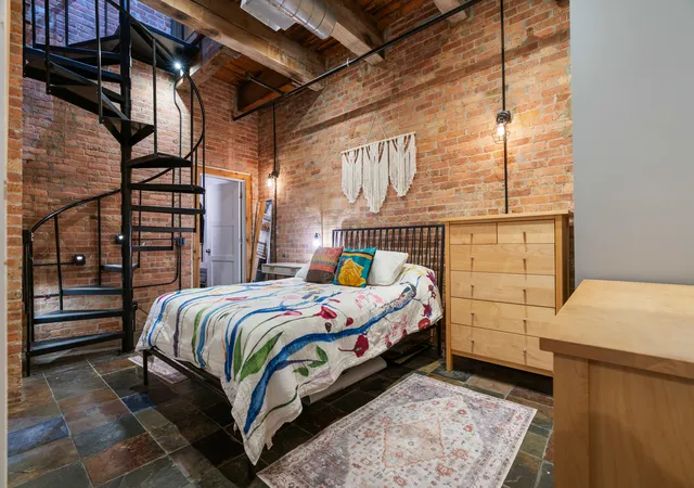 3rd image of 732 S Financial Pl, Chicago, IL 60605