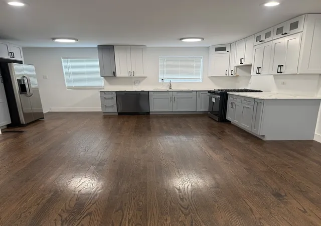 Photo 3 of Single family home for sale at 8057 S Saint Louis Ave, Chicago, IL 60652 | MLS# 12713970 | Listing updated on 2026-10-05