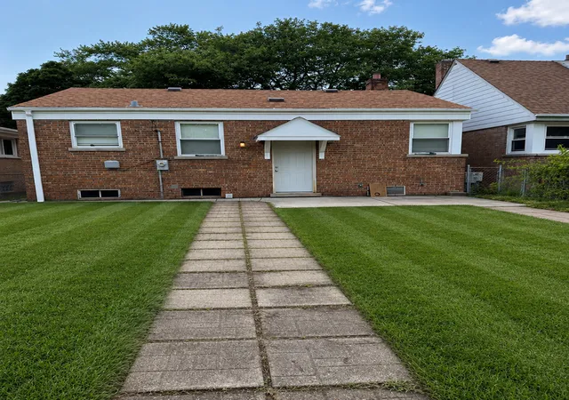 Photo 10 of Single family home for sale at 8057 S Saint Louis Ave, Chicago, IL 60652 | MLS# 12713970 | Listing updated on 2026-10-05