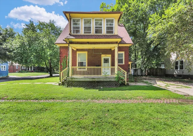 1st image of 700 W Oregon St, Urbana, IL 61801 | MLS# 12714052
