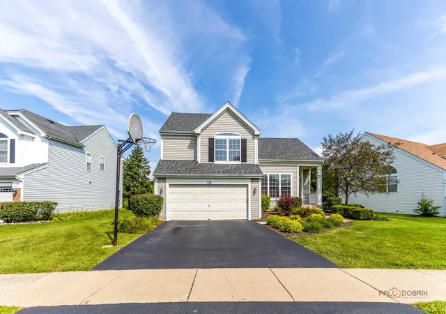 2nd image of 732 Wildflower Cir, Naperville, IL 60540 | MLS# 12714068