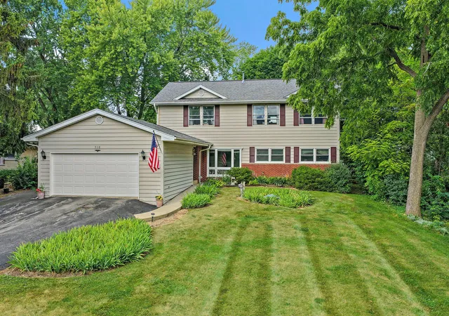 2nd image of 910 Division St, Barrington, IL 60010 | MLS# 12714134