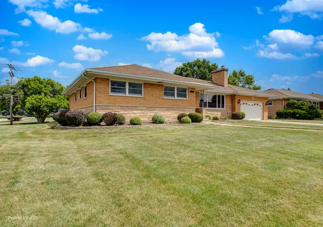 Photo 2 of Sale Pending at 7952 Balmoral Ave, Norwood Park Township, IL 60656 | MLS# 12714237 | Listing updated on 2026-08-21