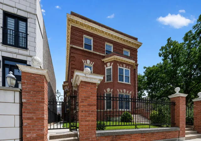 1st image of Cornell Square, Chicago, IL 60615