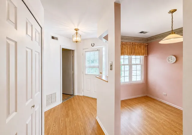 3rd image of 882 Nelli Ct #109, Naperville, IL 60563 | MLS# 12714318