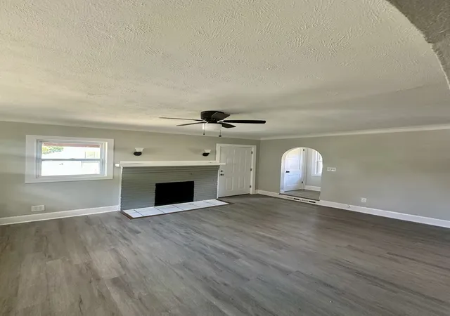 Photo 3 of Single family home for sale at 233 Oakwood Ave, Rockford, IL 61101 | MLS# 12714355 | Listing updated on 2026-09-07