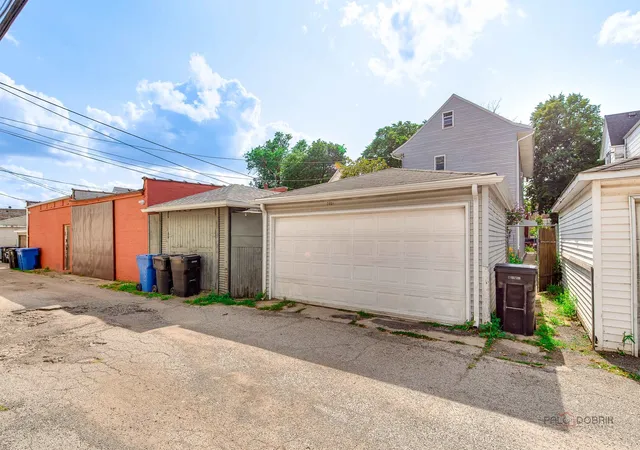 40th image of 2051 N Kilbourn Ave, Chicago, IL 60639 | MLS# 12714362