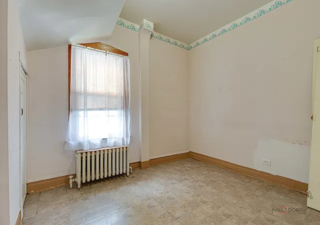 Listing Photo 5 - Condo for sale in building located at 2051 N Kilbourn Ave, Chicago, IL 60639