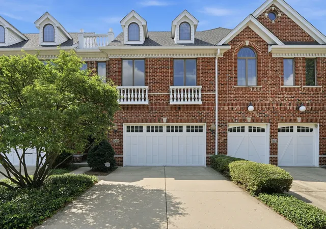 2nd image of 299 Arbor Glen Blvd, Schaumburg, IL 60195 | MLS# 12714369