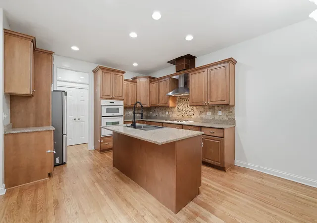 22nd image of 299 Arbor Glen Blvd, Schaumburg, IL 60195 | MLS# 12714369