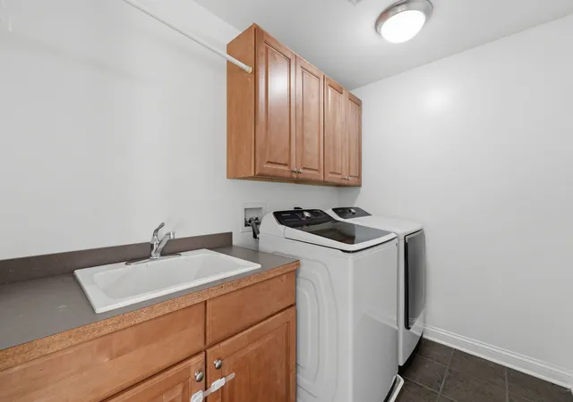 5th image of 299 Arbor Glen Blvd, Schaumburg, IL 60195 | MLS# 12714369