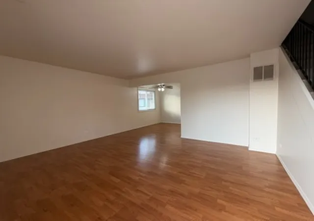 2nd image of 2626 Woodview Ct #2626, Waukegan, IL 60087 | MLS# 12714384