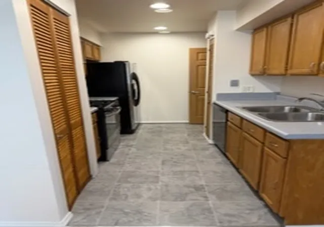5th image of 2626 Woodview Ct, Waukegan, IL 60087