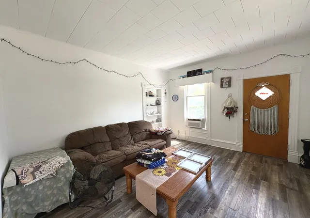 3rd image of 110 W Washington St, Streator, IL 61364 | MLS# 12714399