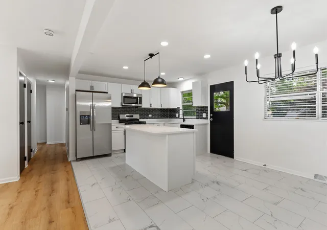 5th image of 2151 Baker St, Aurora, IL 60506 | MLS# 12714432