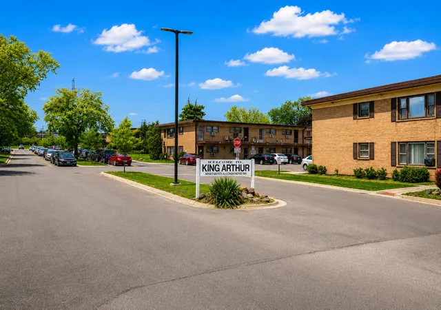 1st image of 39 King Arthur Ct #15, Northlake, IL 60164 | MLS# 12714501