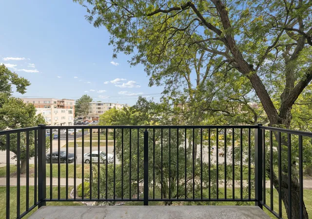Photo 4 of Condo for sale at 907 Curtiss St #304, Downers Grove, IL 60515 | MLS# 12714534 | Listing updated on 2026-08-31