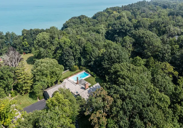 2nd image of 107 N Mayflower Rd, Lake Forest, IL 60045 | MLS# 12714632