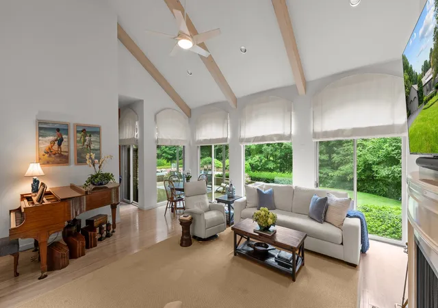 5th image of 107 N Mayflower Rd, Lake Forest, IL 60045 | MLS# 12714632