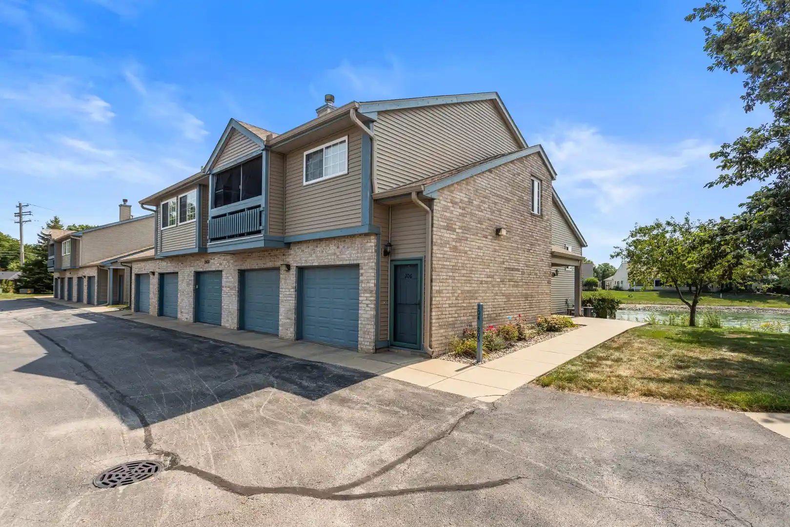 4th image of 2406 Windward Blvd, Champaign, IL 61821