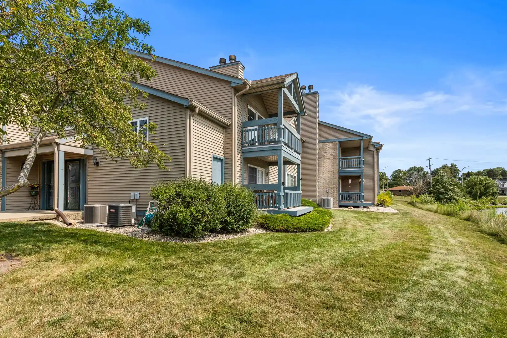 6th image of 2406 Windward Blvd, Champaign, IL 61821