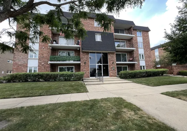 Townhouse for sale at 11012 Kilpatrick Ave #3ne, Oak Lawn, IL 60453 | MLS# 12714713