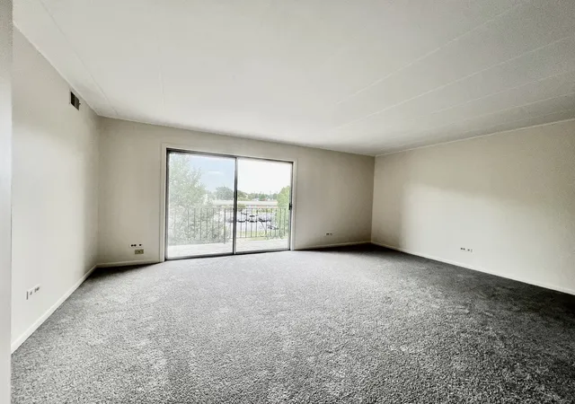 Photo 4 of Townhouse for sale at 11012 Kilpatrick Ave #3ne, Oak Lawn, IL 60453 | MLS# 12714713 | Listing updated on 2026-08-31