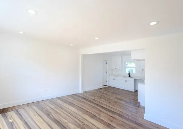 Photo 4 of Single family home for sale at 10741 Mason Ave, Chicago Ridge, IL 60415 | MLS# 12714717 | Listing updated on 2026-08-31
